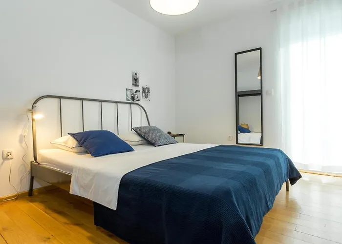 Apartment Sweet *