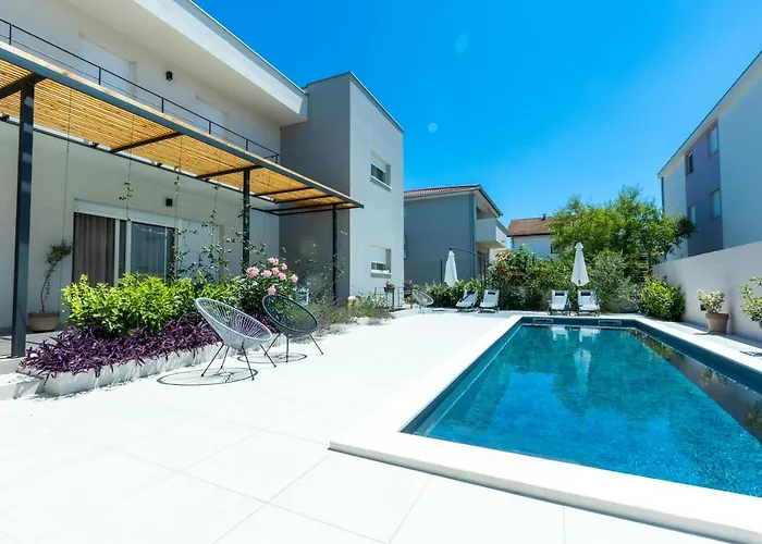 Sweet Apartment *