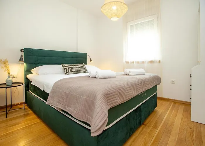 Apartment Sweet *