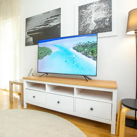 Sweet Apartment *