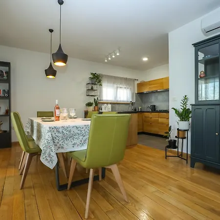 Sweet Apartment