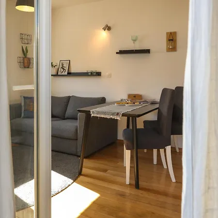 Apartment Sweet *
