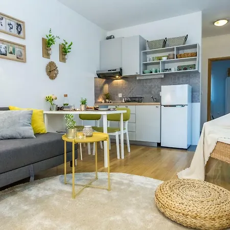 Apartment Sweet *
