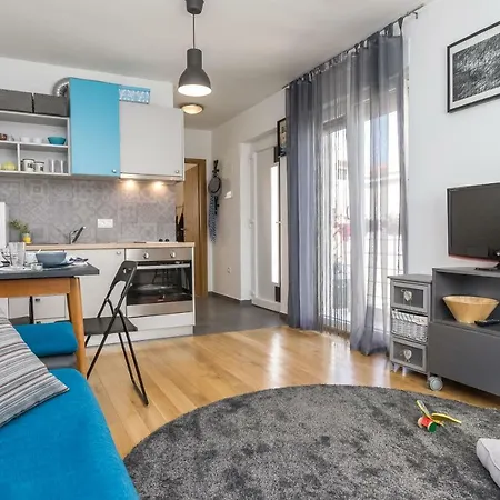 Apartment Sweet *