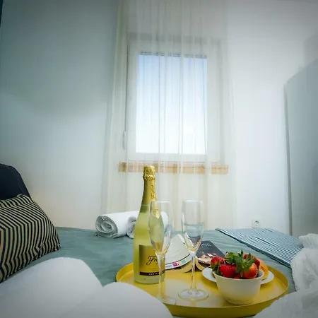 Apartment Sweet *